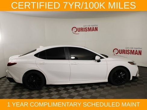 Used 2025 Toyota Camry SE FWD image 8