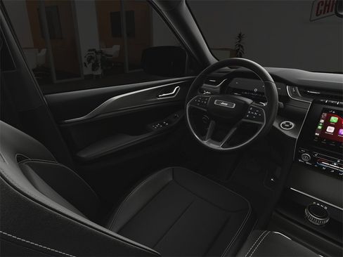 New 2025 Jeep Grand Cherokee L Altitude image 14