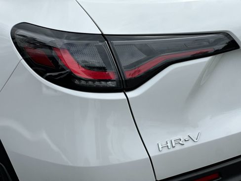 Used 2023 Honda HR-V Sport image 34