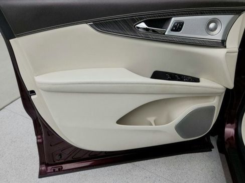 Used 2020 Lincoln Nautilus Black Label w/ Cargo Utility Package image 11