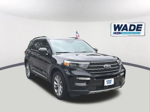 Used 2023 Ford Explorer XLT w/ Equipment Group 202A AWD/4WD image 3
