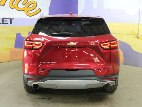 Used 2025 Chevrolet Blazer LT AWD/4WD image 3