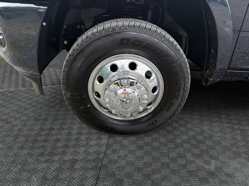 New 2027 RAM 3500 Limited AWD/4WD image 14