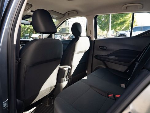 New 2025 Nissan Kicks Play S image 21