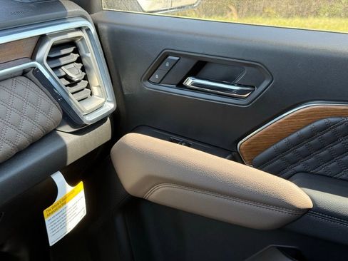 New 2026 GMC Canyon Denali image 33