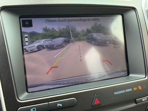 Used 2019 Ford Explorer Limited w/ Class III Trailer Tow Package FWD image 21