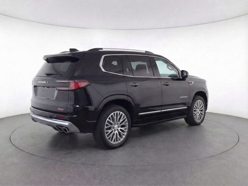 Used 2025 GMC Acadia Denali image 4