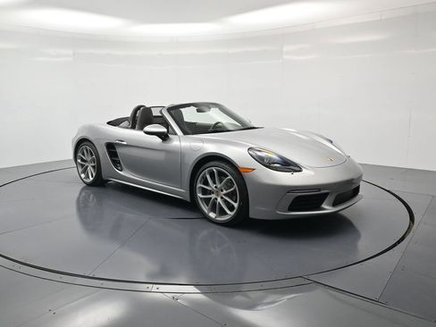 Used 2025 Porsche 718 Boxster RWD image 32