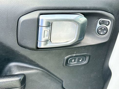 Used 2022 Jeep Wrangler Unlimited Sport image 19