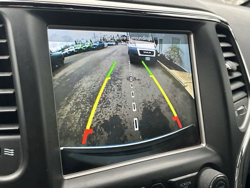 Used 2018 Jeep Grand Cherokee Limited w/ Trailer Tow Group IV image 17