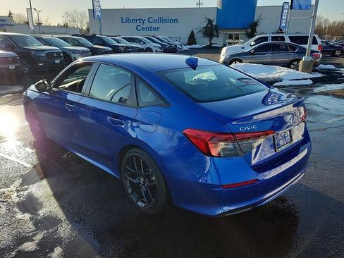 Used 2024 Honda Civic Sport image 4