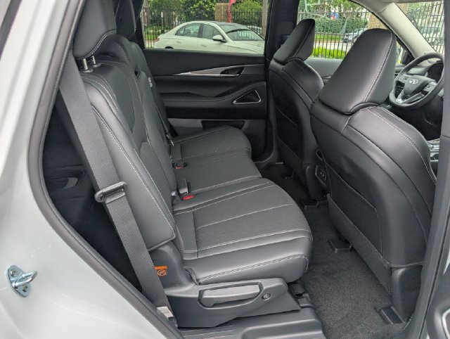 Used 2027 INFINITI QX60 Luxe w/ Cargo Package AWD/4WD image 7