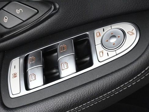 Used 2022 Mercedes-Benz GLC 300 4MATIC image 27