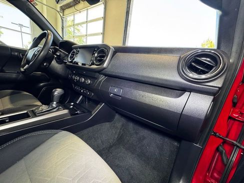 Used 2020 Toyota Tacoma TRD Off-Road w/ Technology Package AWD/4WD image 51