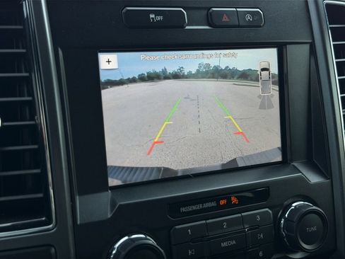 Used 2018 Ford F150 XLT w/ Equipment Group 302A Luxury AWD/4WD image 19