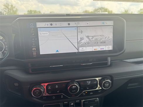 New 2025 Jeep Gladiator Mojave image 31