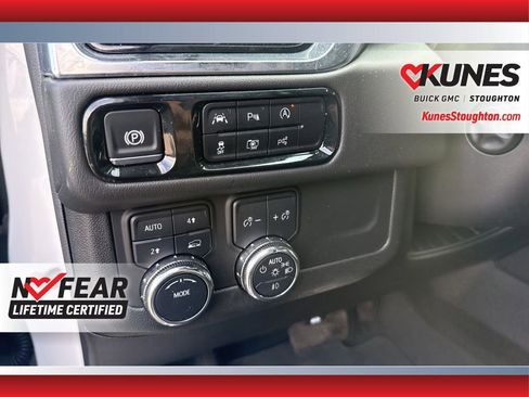 Used 2025 GMC Yukon XL Denali AWD/4WD image 21