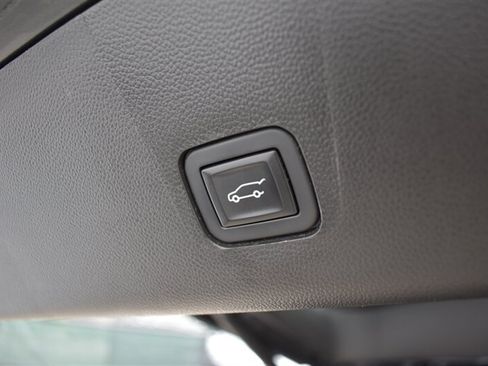 Used 2019 Chevrolet Traverse LT w/ LPO, Floor Liner Package AWD/4WD image 36