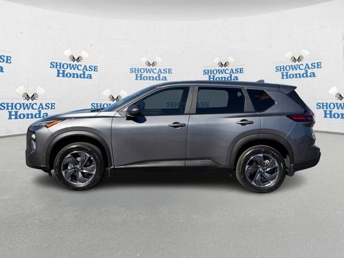Used 2026 Nissan Rogue SV image 4