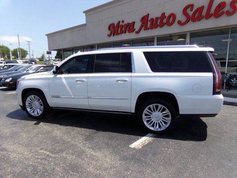 Used 2016 Cadillac Escalade ESV Platinum AWD/4WD image 57