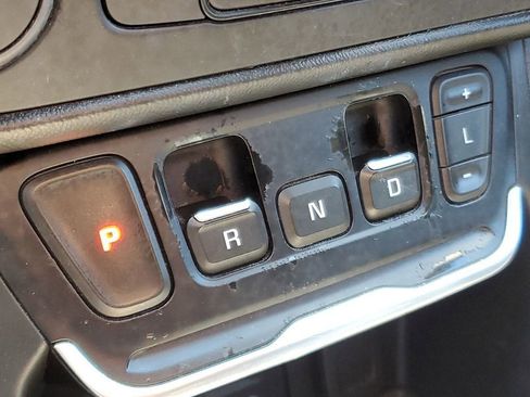 Used 2018 GMC Terrain Denali w/ Advanced Safety Package image 25