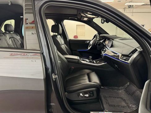 Used 2021 BMW X5 M50i AWD/4WD image 51
