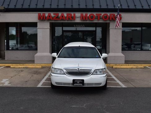 Used 2007 Lincoln Town Car Executive RWD image 5
