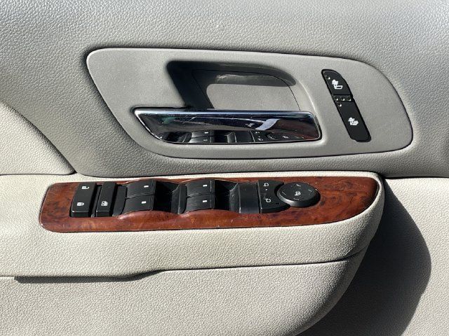 Used 2014 Chevrolet Tahoe LT RWD image 20