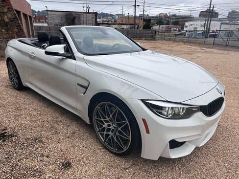 Used 2018 BMW M4 Convertible image 9