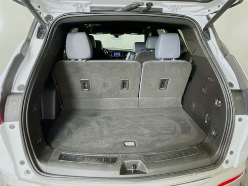 Used 2022 Buick Enclave Premium AWD/4WD image 29