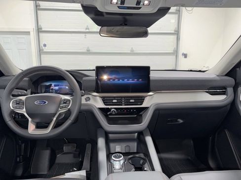 New 2026 Ford Explorer Active w/ Active Comfort Package image 9