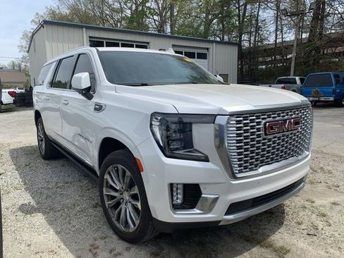 Used 2021 GMC Yukon XL Denali w/ Denali Premium Package image 2