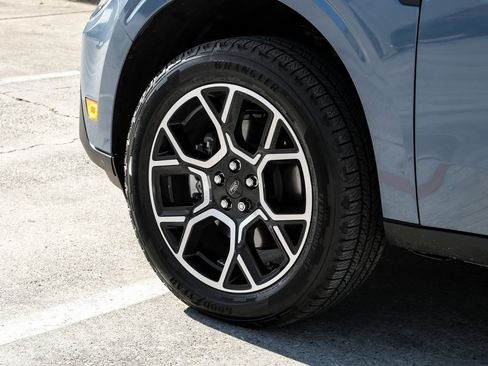 Used 2025 Ford Maverick Lariat w/ 4K Tow Package image 65