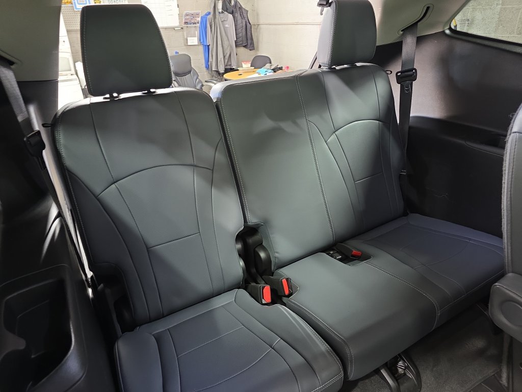 Used 2018 Buick Enclave Essence w/ Trailering Package FWD image 12