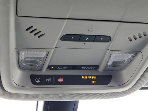 Used 2018 GMC Acadia SLT image 35