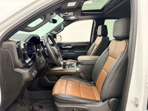 Used 2024 Chevrolet Silverado 1500 High Country image 19