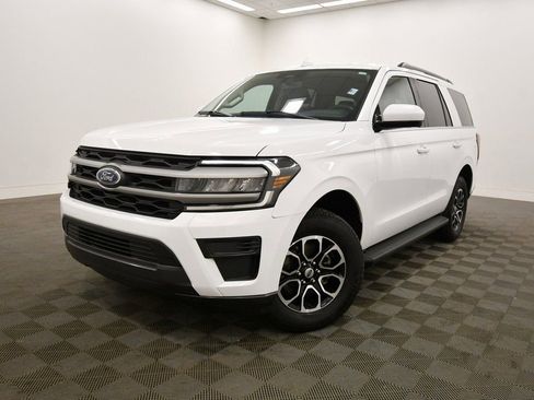Used 2024 Ford Expedition XLT image 2