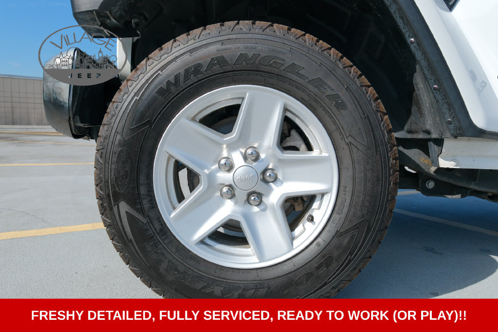 Used 2022 Jeep Gladiator Sport AWD/4WD image 10
