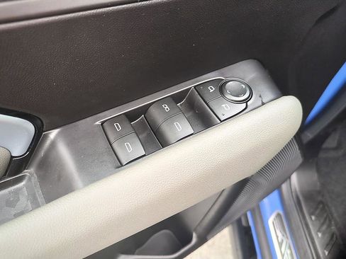 Used 2026 Chevrolet Colorado ZR2 w/ Technology Package AWD/4WD image 13
