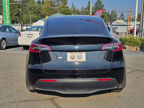 Used 2023 Tesla Model Y Long Range AWD/4WD image 6