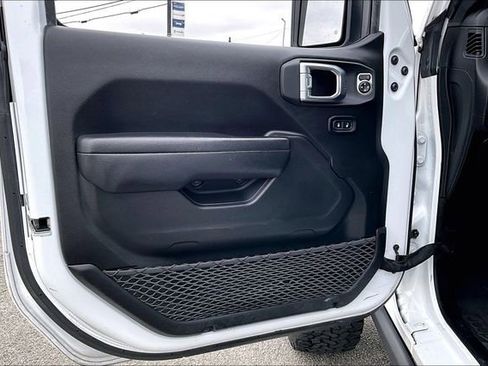 Used 2024 Jeep Wrangler Willys image 17