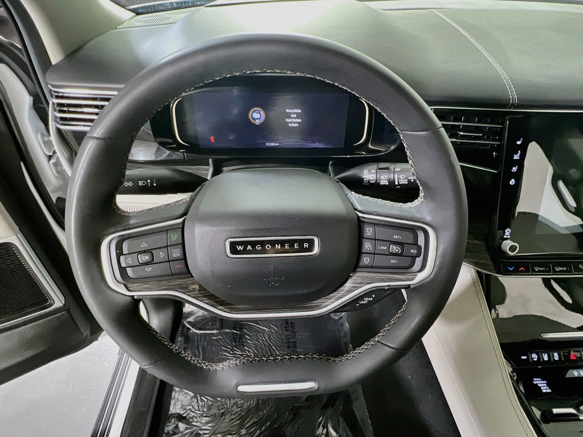 Used 2022 Jeep Wagoneer Series III w/ Premium Group I AWD/4WD image 11