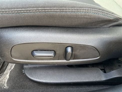 Used 2017 Chevrolet Cruze LT w/ Convenience Package image 10