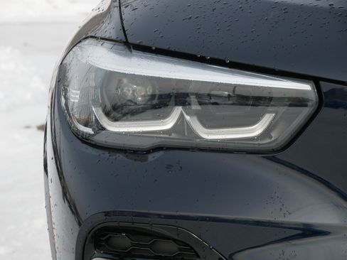 Used 2022 BMW X5 M50i image 9