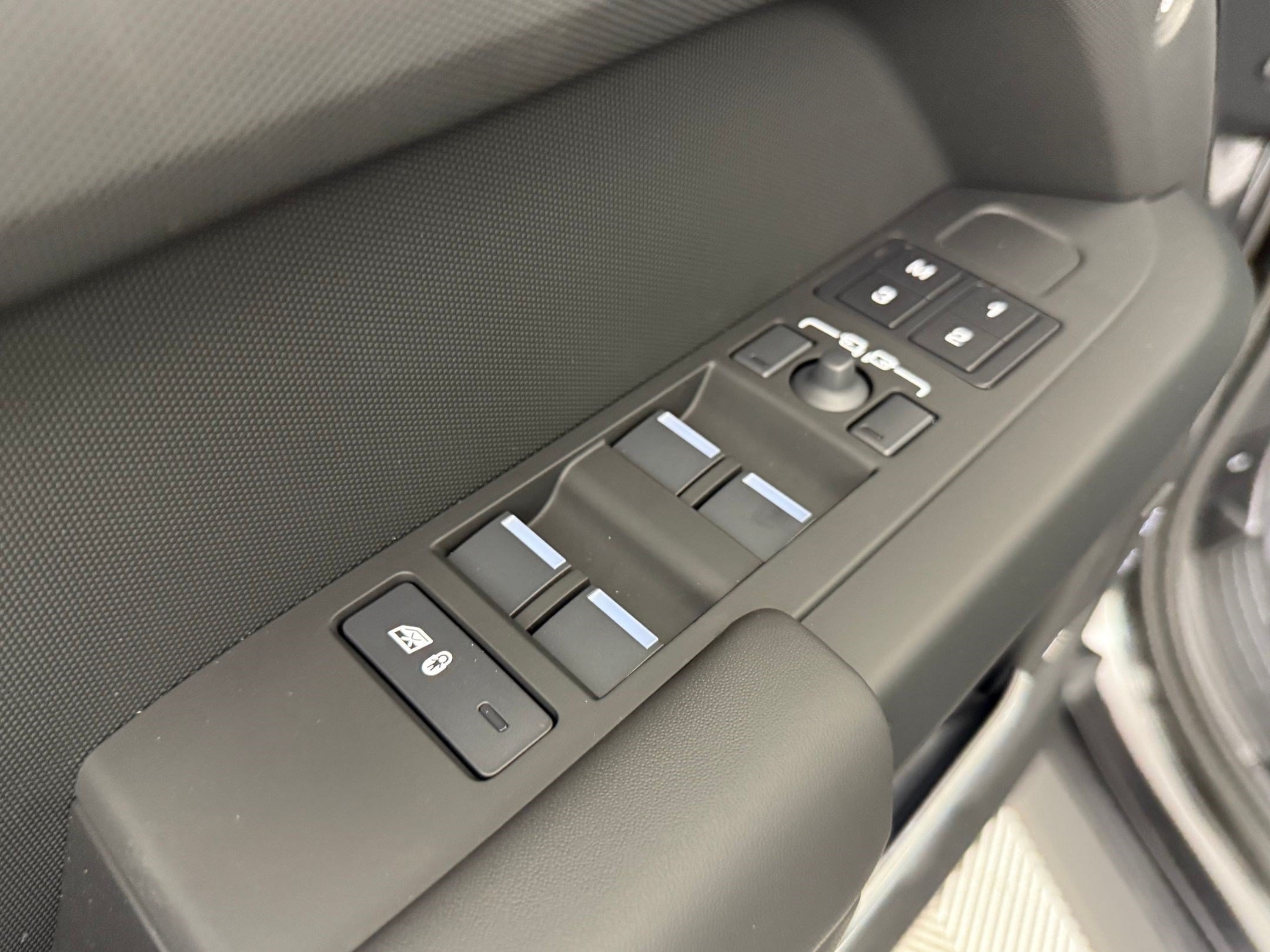New 2026 Land Rover Defender 110 S AWD/4WD image 15