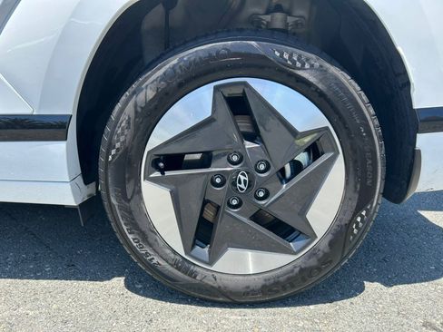 Used 2024 Hyundai Kona Limited FWD image 58