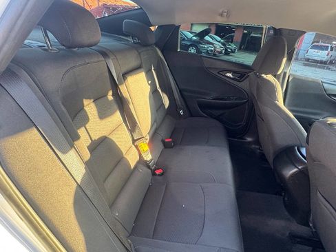 Used 2018 Chevrolet Malibu LS image 15