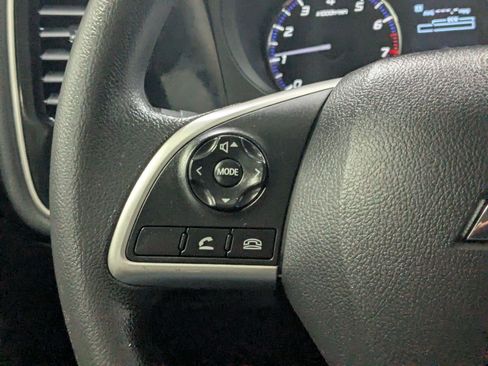 Used 2020 Mitsubishi Outlander ES AWD/4WD image 15