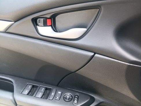 Used 2019 Honda Civic Sport image 14