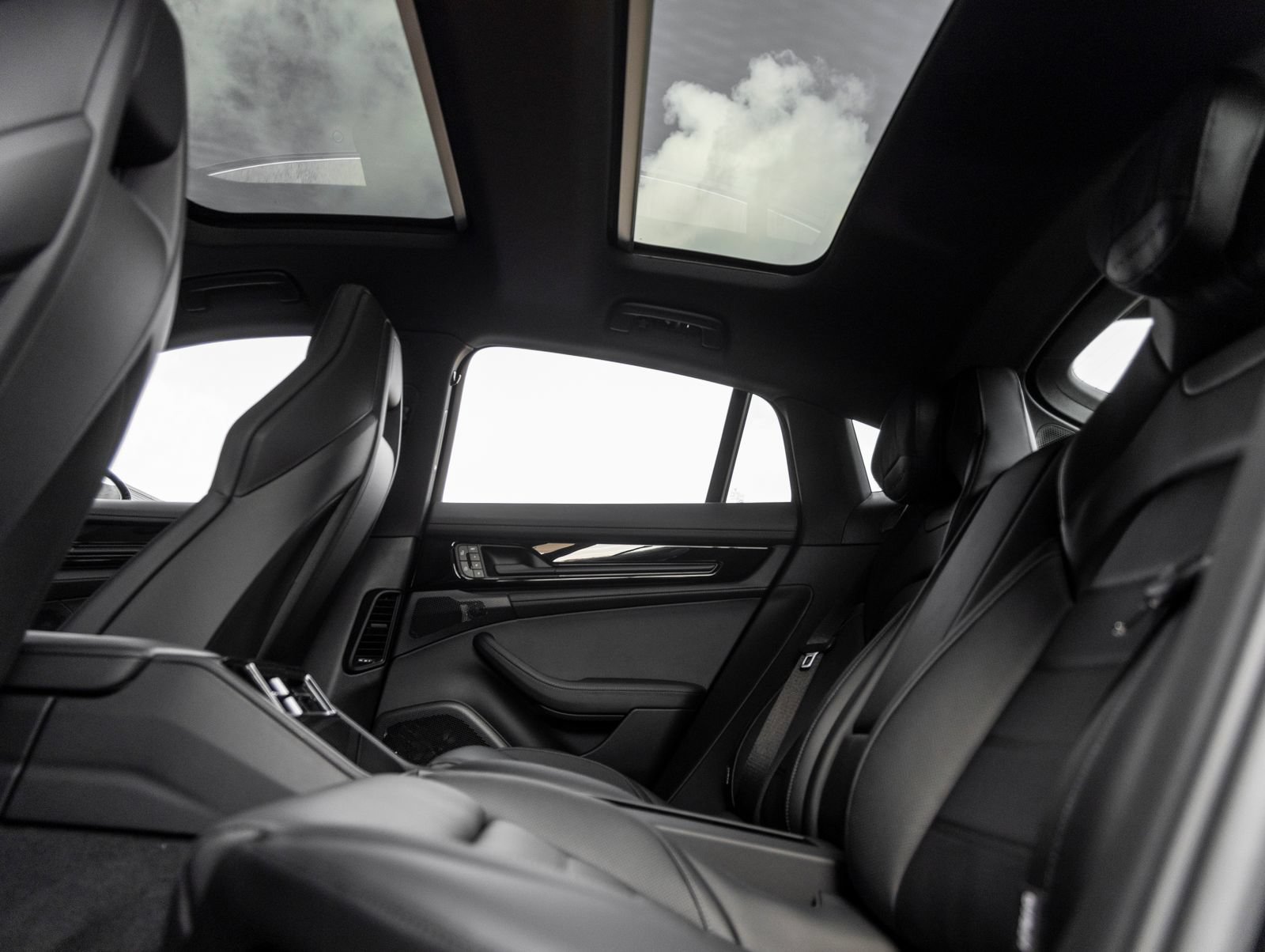 New 2026 Porsche Panamera 4 AWD/4WD image 34